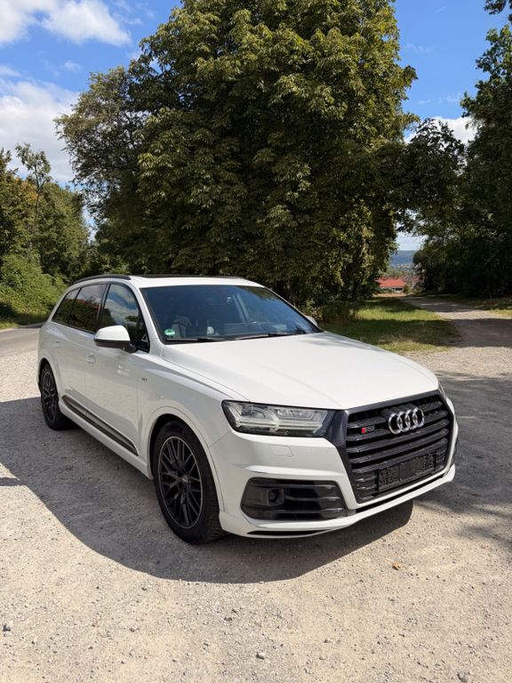 Audi SQ7 4.0 TDI quattro tiptronic - 7Sitzer 02/28Tüv
