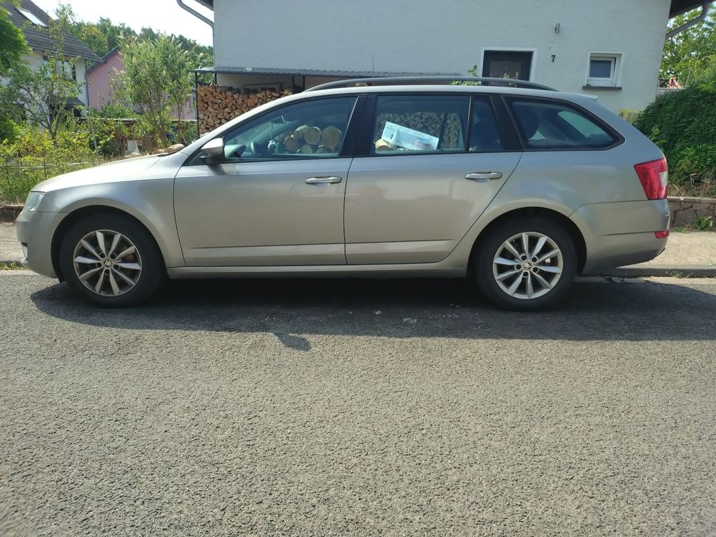 Bild des Angebotes Skoda Octavia 1.6 TDI Greenline Combi 5E3 1. Hand