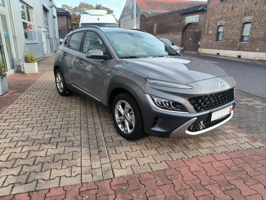 Bild des Angebotes Hyundai Kona 1.6 CRDi DCT 48V-Hybrid wenig KM