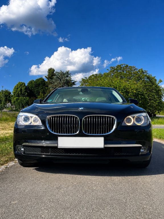 Bild des Angebotes BMW 730d - F01 - Garage - Unfallfrei - Nichraucher