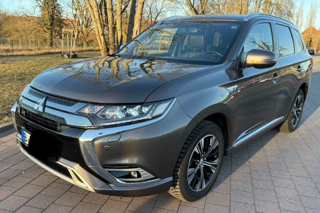 Bild des Angebotes Mitsubishi Outlander 2.4 MIVEC PLUG-IN HYBRID 4WD Top Top