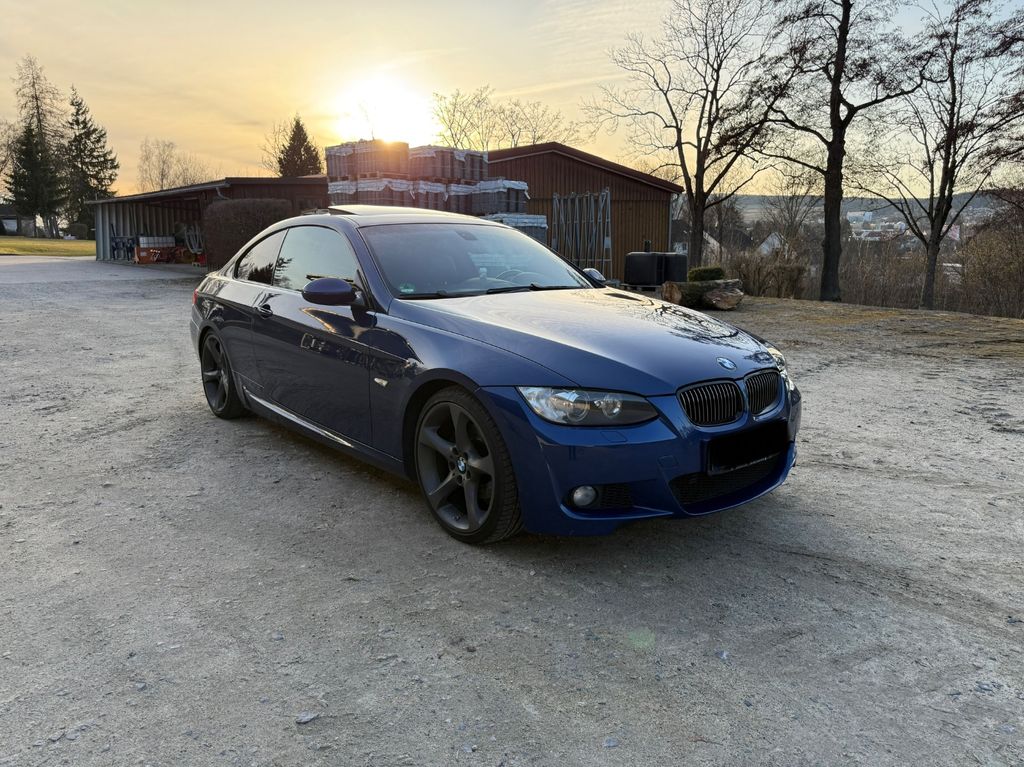 Bild des Angebotes BMW 320d Coupé M-Paket Navi Schiebedach Keyless