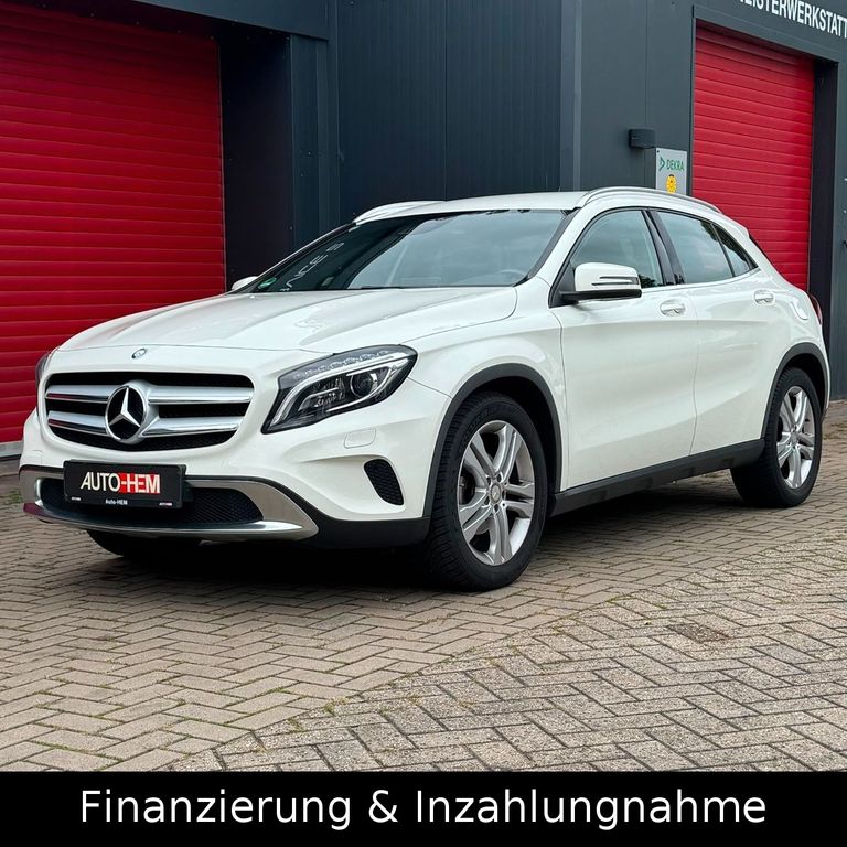 Bild des Angebotes Mercedes-Benz GLA 200 Xenon Navi Sitzheizung AHK Sportsitze