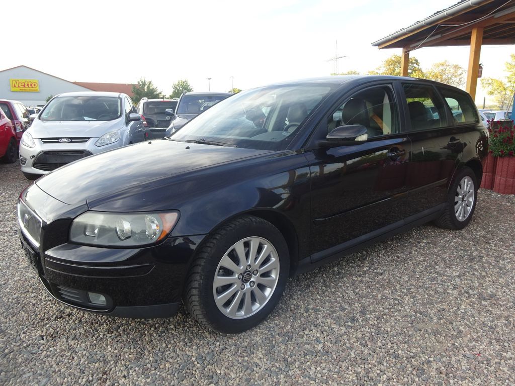 Bild des Angebotes Volvo V50 Kombi 2.4 Summum