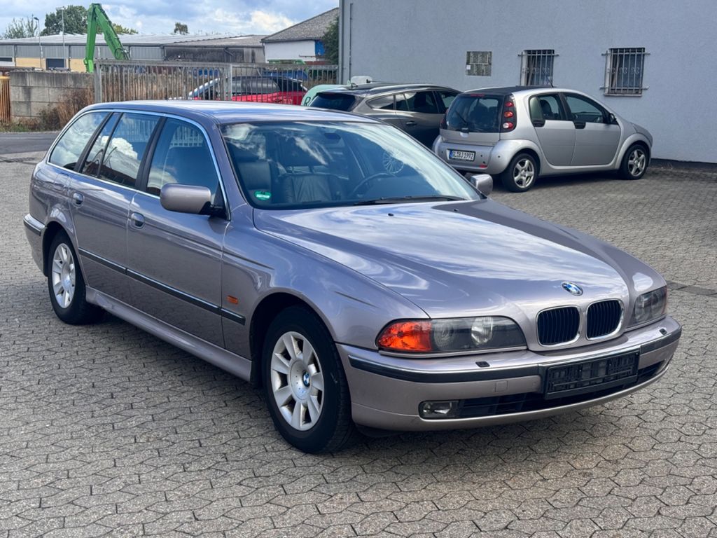 Bild des Angebotes BMW 528i Touring Automatik Leder Xenon Tempomat ALU