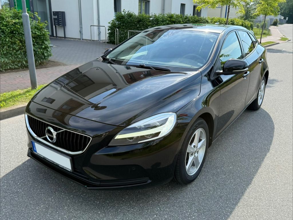 Bild des Angebotes Volvo V40 D3 Automatik digital Tacho LED Facelift