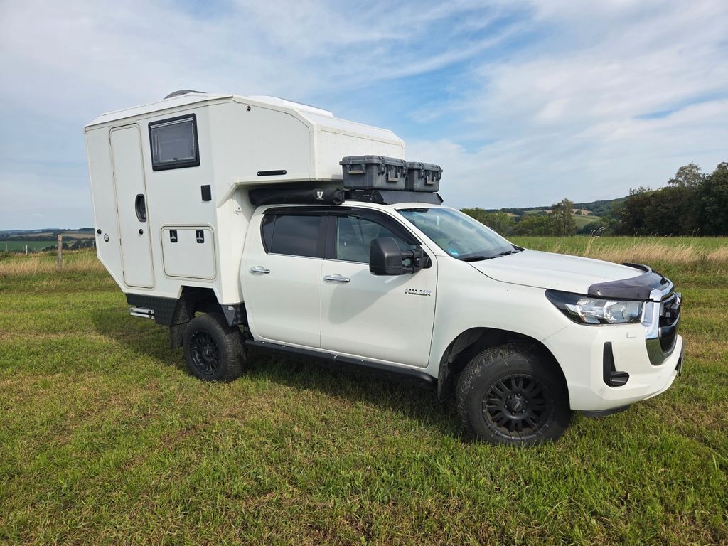 Bild des Angebotes Toyota Hilux mit Absetzkabine und Laderaumwanne