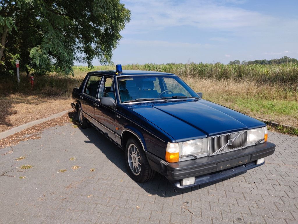 Bild des Angebotes Volvo 760 GLE halblang DDR Regierungsfahrzeug