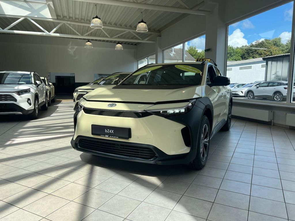 Bild des Angebotes Toyota bZ4X BEV 150kWh 4x2 Teamplayer Taxi