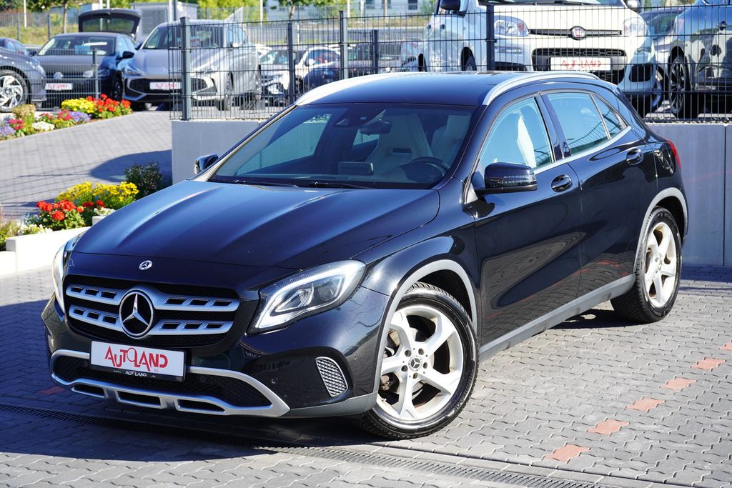 Bild des Angebotes Mercedes-Benz GLA 180 LED Navi Tempomat Sitzheizung Teilleder