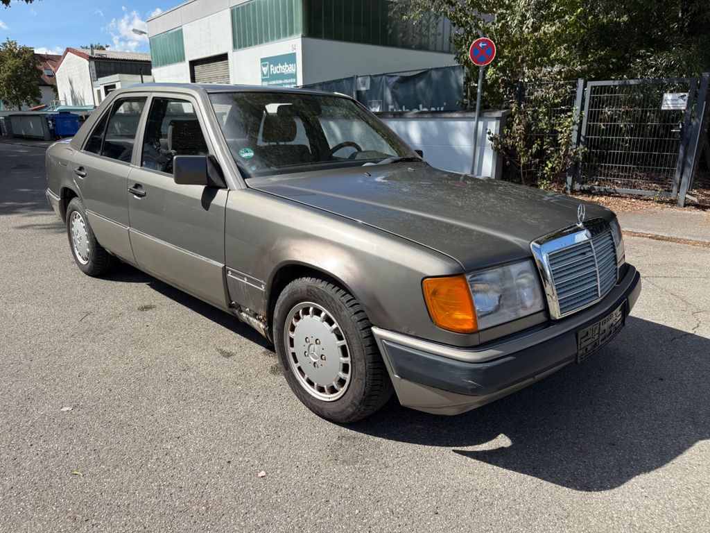 Bild des Angebotes Mercedes-Benz E 230 Limousine Automatik Getriebe