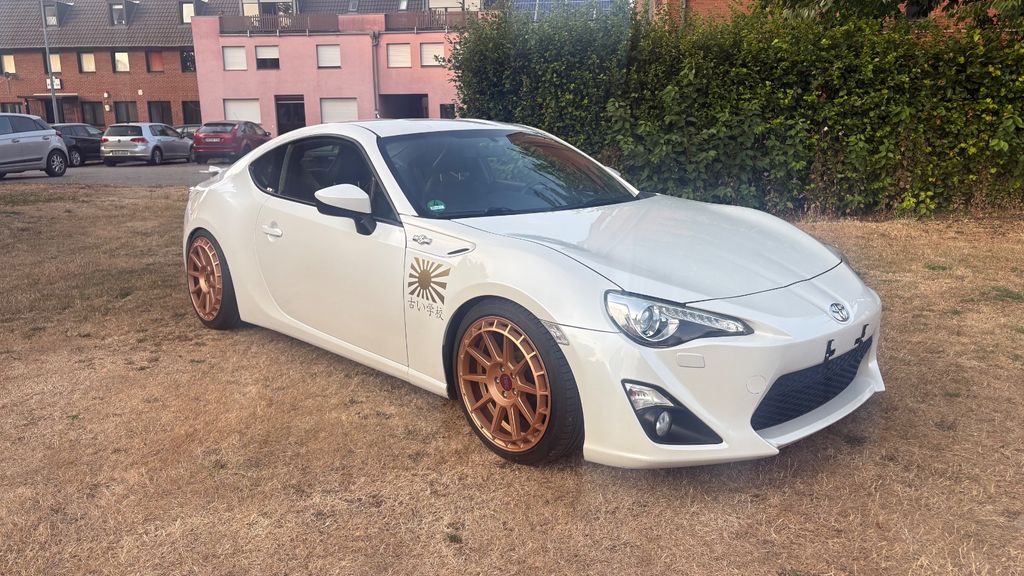 Bild des Angebotes Toyota GT86 2,0-Motor neu 10km ! Navi touch Leder top !