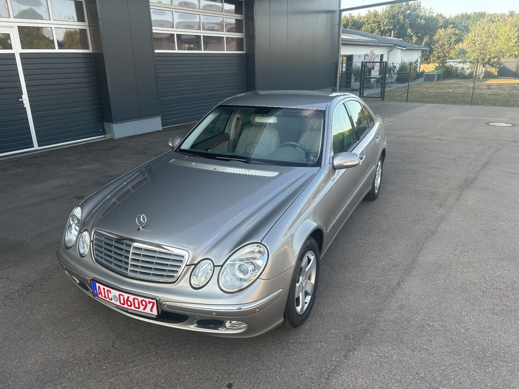 Bild des Angebotes Mercedes-Benz E220CDI-Elegance-Aut-PDC-VornHinten-Klimaaut-Alu