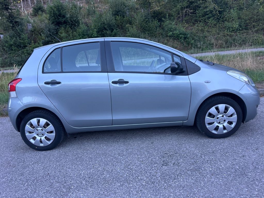 Bild des Angebotes Toyota Yaris Cool  Klima Scheckheft Tüv.03/2028 1H