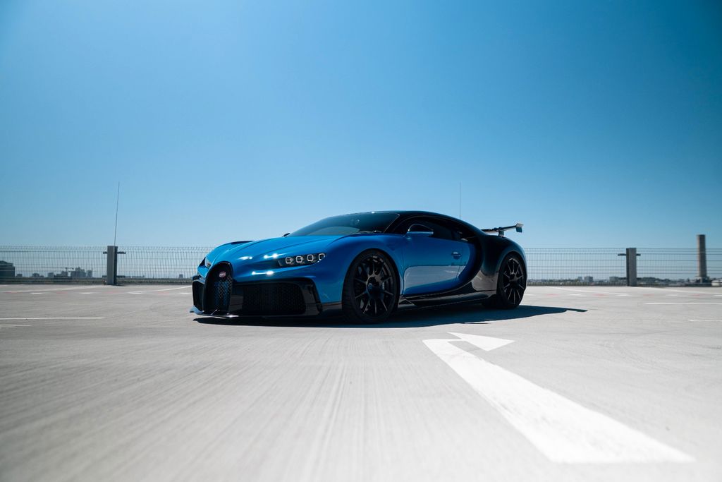 Bild des Angebotes Bugatti PUR SPORT 1 of 60 | AGILE BLUE & BLACK CARBON