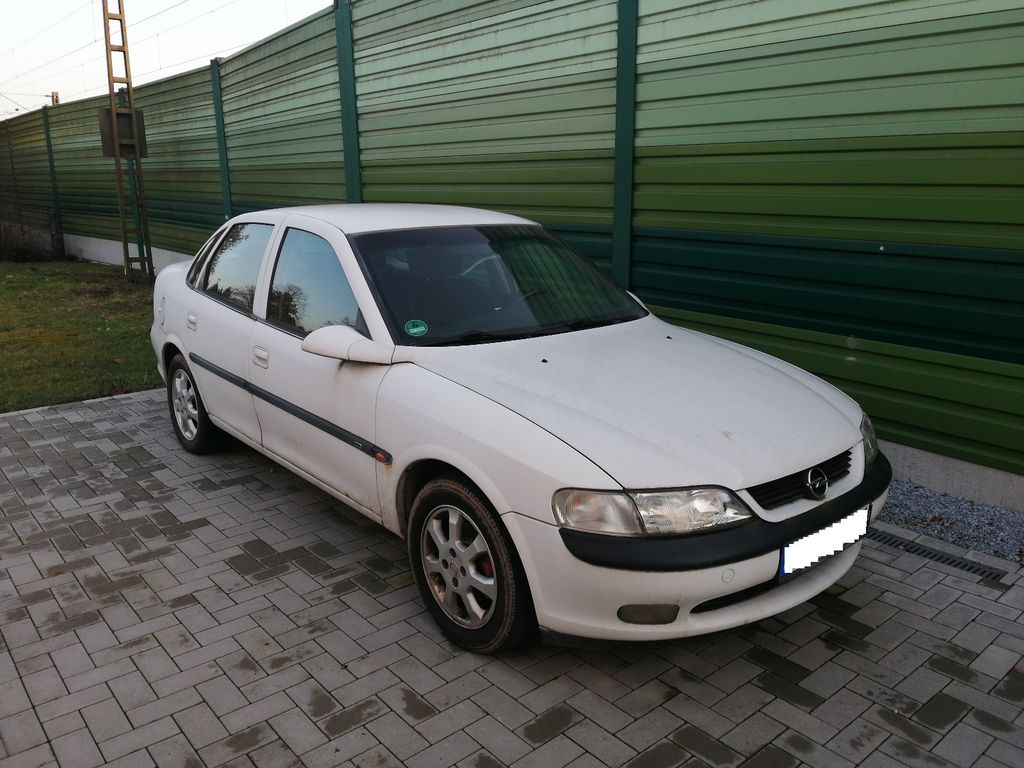 Bild des Angebotes Opel Vectra B 1.6 16V CD mit ATM nur 77.000 km