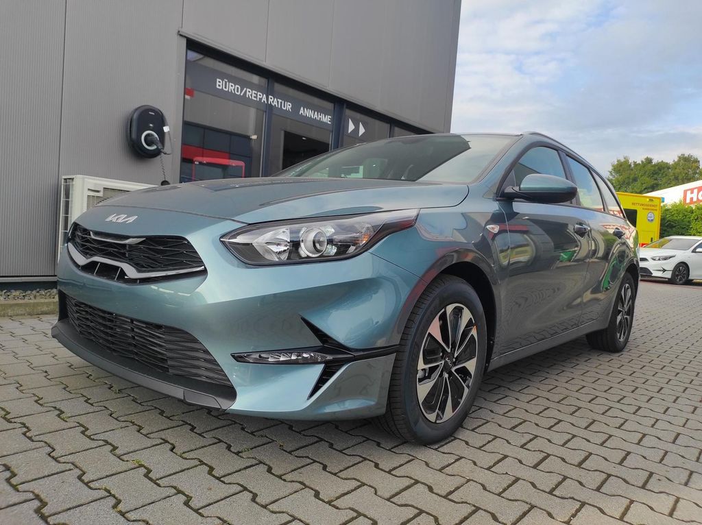 Bild des Angebotes Kia Ceed SW GOLD*MJ25*Navi*Shzg*Lhzg*PDC*Cam*16Zoll*
