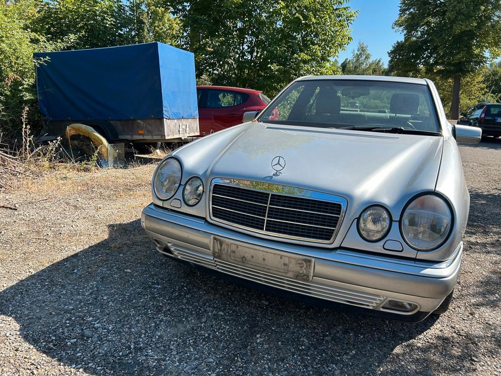 Bild des Angebotes Mercedes-Benz E 280 4MATIC Klimaanlage
