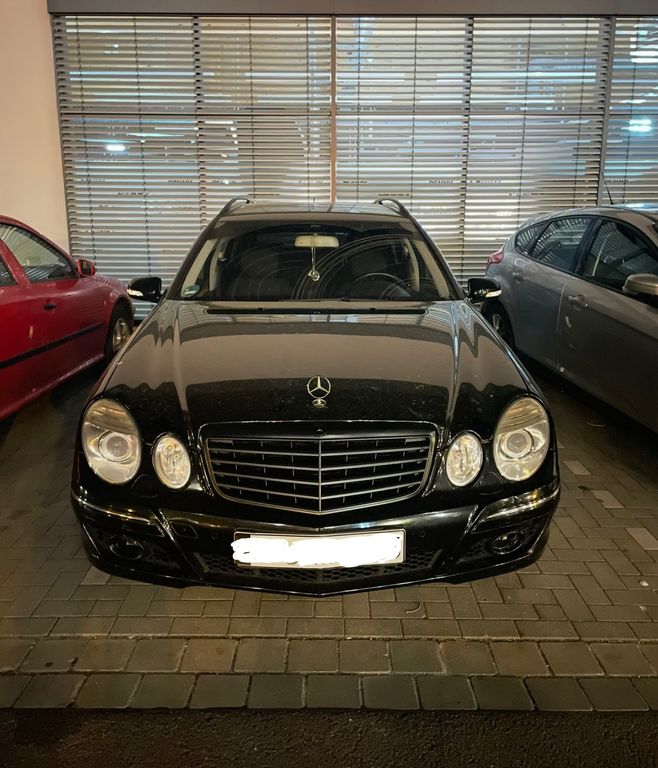 Bild des Angebotes Mercedes-Benz E 280 4MATIC 7 Sitzer