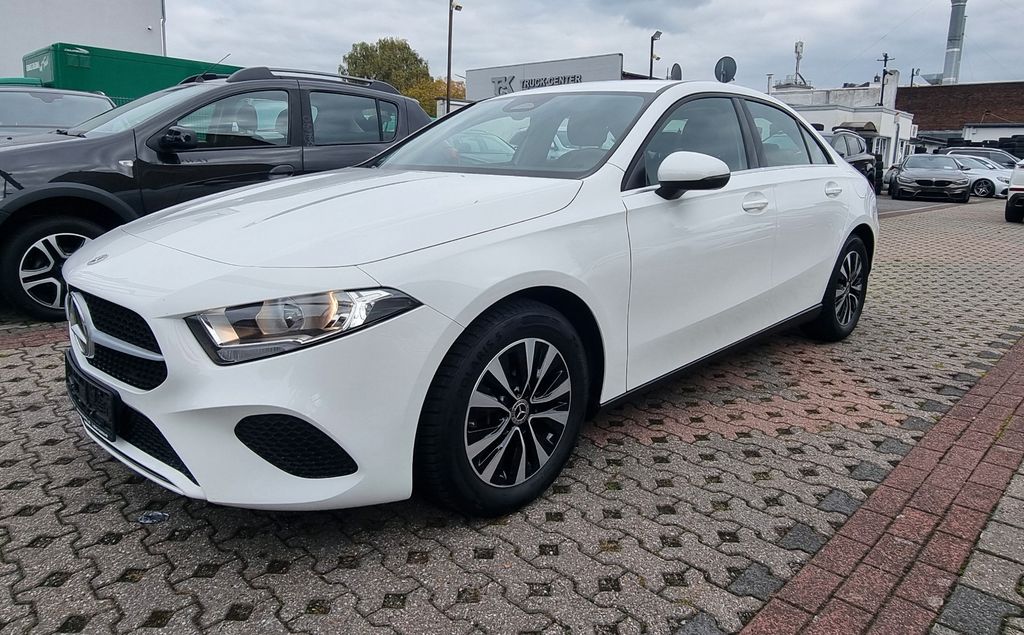 Bild des Angebotes Mercedes-Benz A 180 Lim-48TKM-LEDER-KAMERA-GARANTIE-AUTOMATIK-