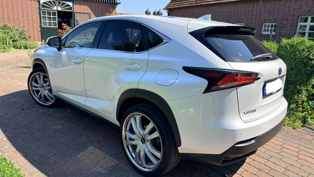 Bild des Angebotes Lexus NX300h Executive 4x4+22" Alus+TÜV&Service Neu