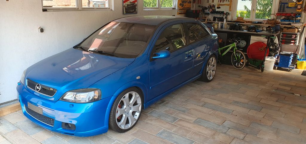 Opel Astra 2.0 Turbo OPC