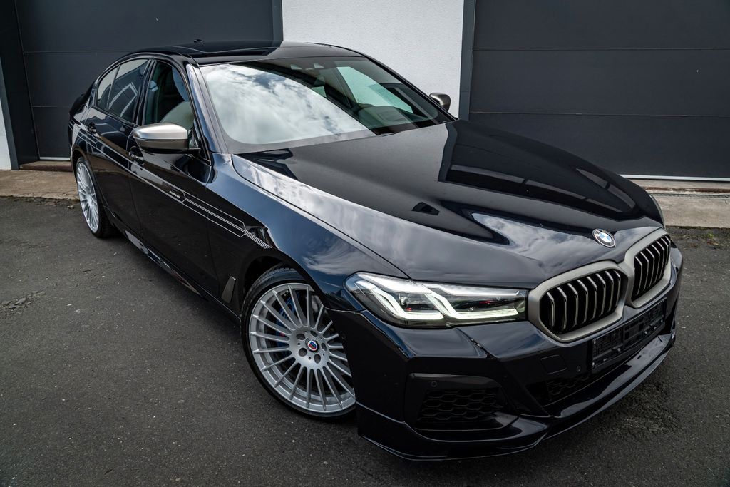 Bild des Angebotes BMW M550i - xDrive/Mpaket/LED/HUD/H&K/Ambi/Totwi/R20