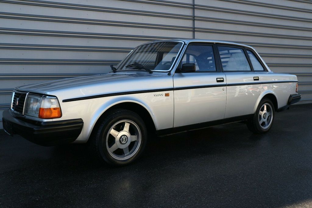 Bild des Angebotes Volvo 240 DL original 60.500 KM aus 1. Hand!!!