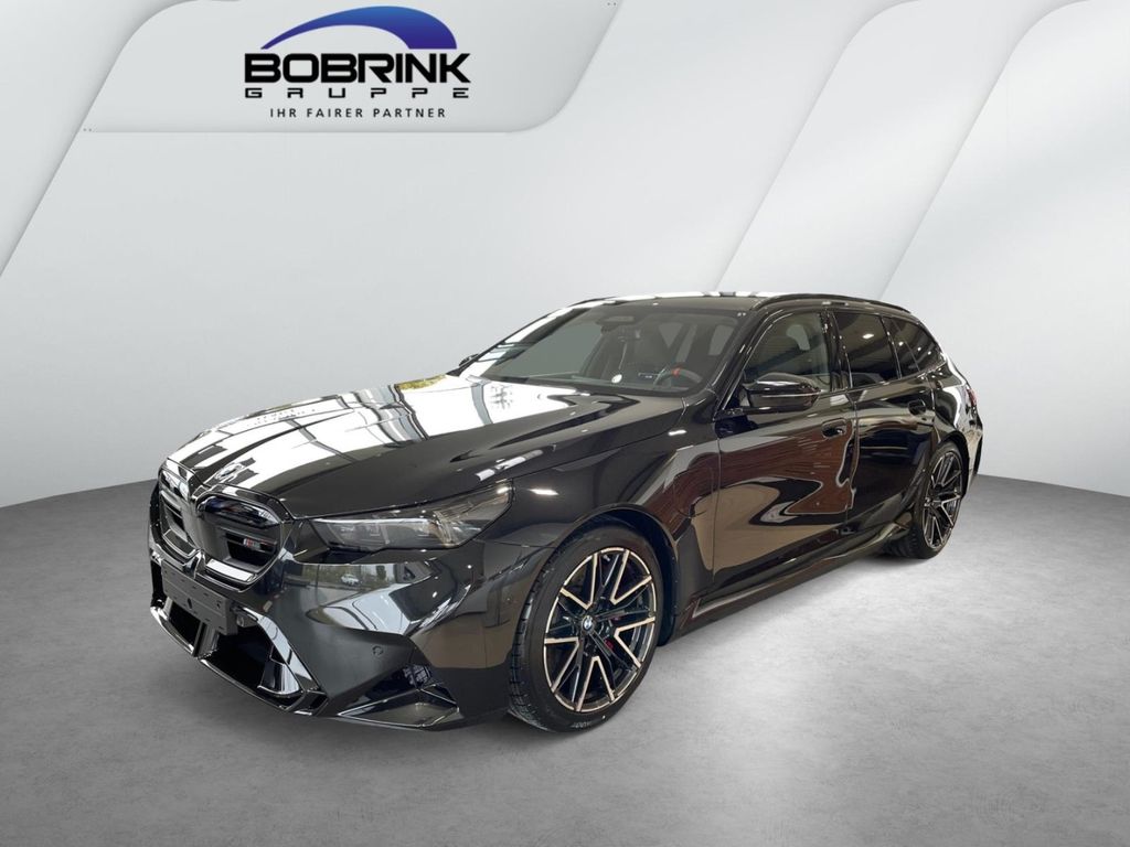 Bild des Angebotes BMW M5 Touring Hybrid M Driver's Pack Pano AHK B&W
