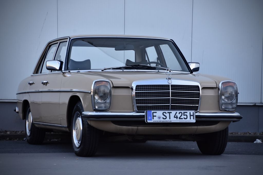 Bild des Angebotes Mercedes-Benz W115 240D Strich 8