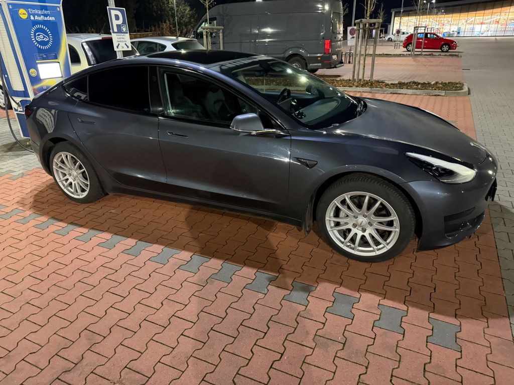 Bild des Angebotes Tesla Model 3 Standard-Reichweite Plus - Batterie Neu