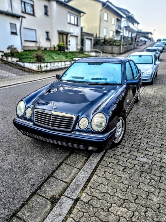 Bild des Angebotes Mercedes-Benz E 240