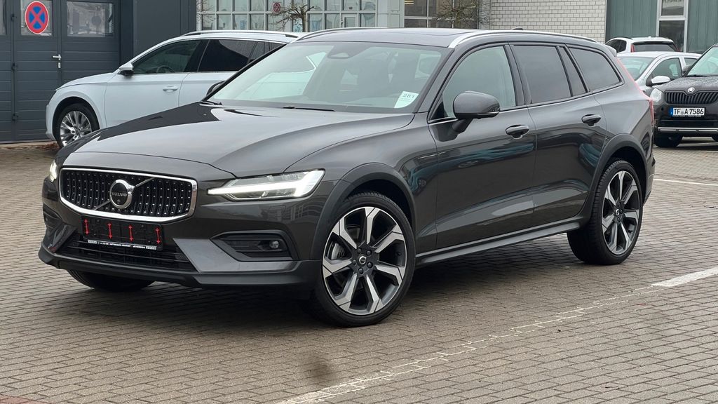 Bild des Angebotes Volvo V60 CC B4 D Ultimate AWD*B&W*360°*SH*MASSAGE*