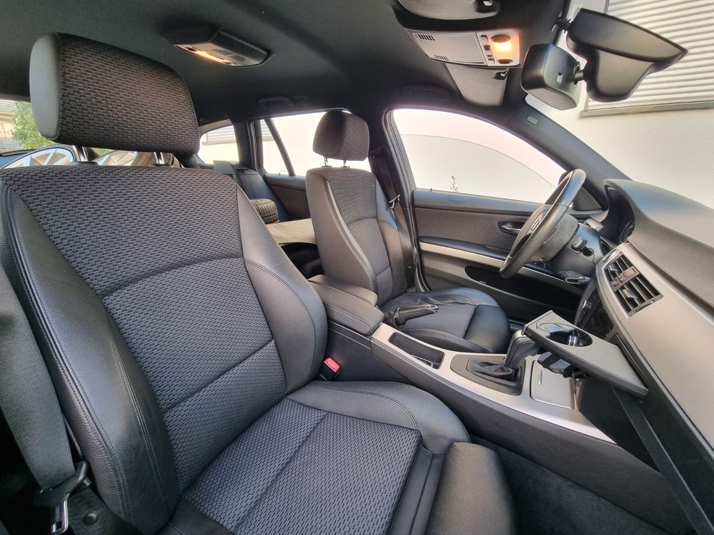 Bild des Angebotes BMW 325i Touring Edition Exclusive Automatik