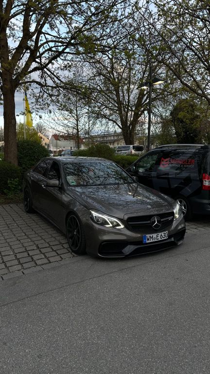 Bild des Angebotes Mercedes-Benz  E 63 AMG W212 | Carbon-Keramik | Schiebedach..