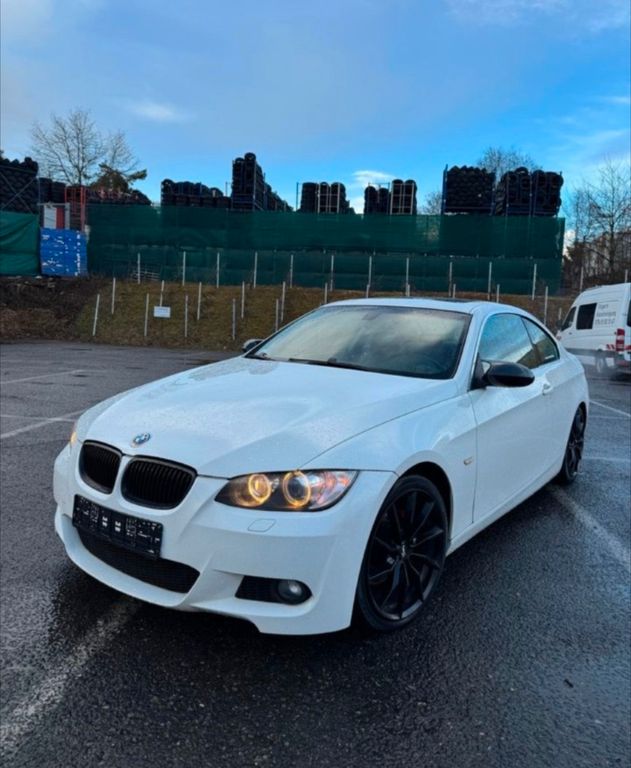 BMW 330i Coupé Limited Sport Edition Limited Spo...
