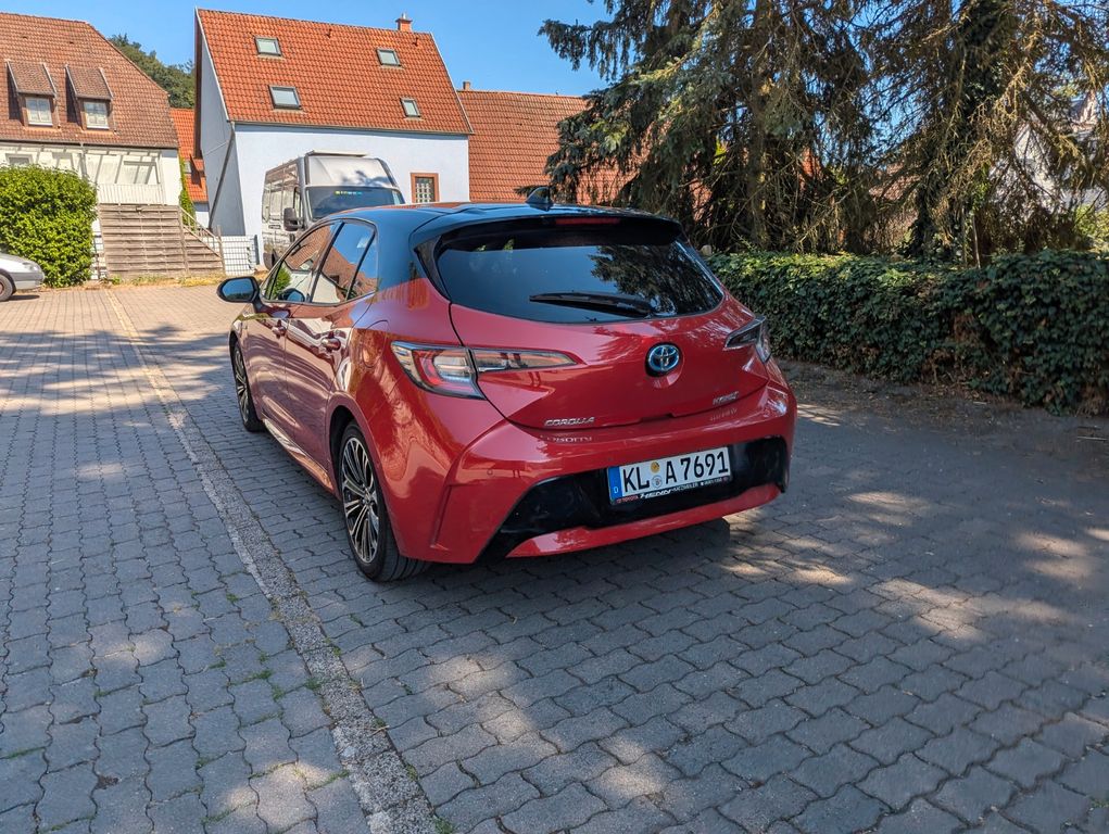 Toyota Corolla 1,8 Hybrid Club Club