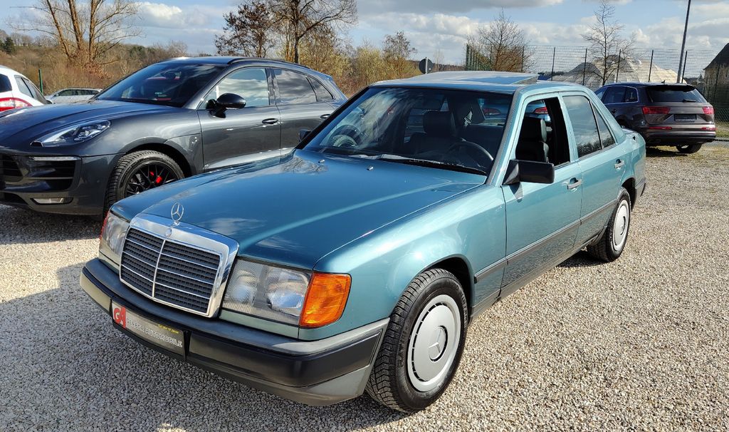 Bild des Angebotes Mercedes-Benz E 300 Benzin Lim. Automatik* Klimaanlage*