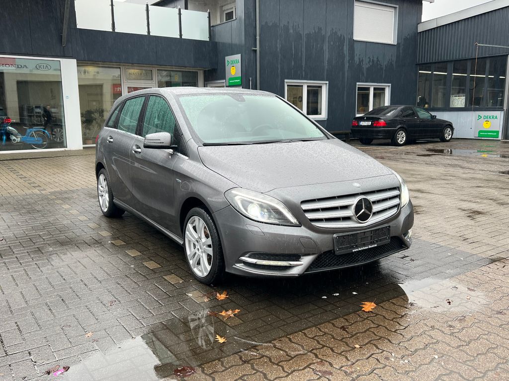 Bild des Angebotes Mercedes-Benz B 180 BlueEfficiency SITZHEIZUNG/XENON/TEMP./AUT