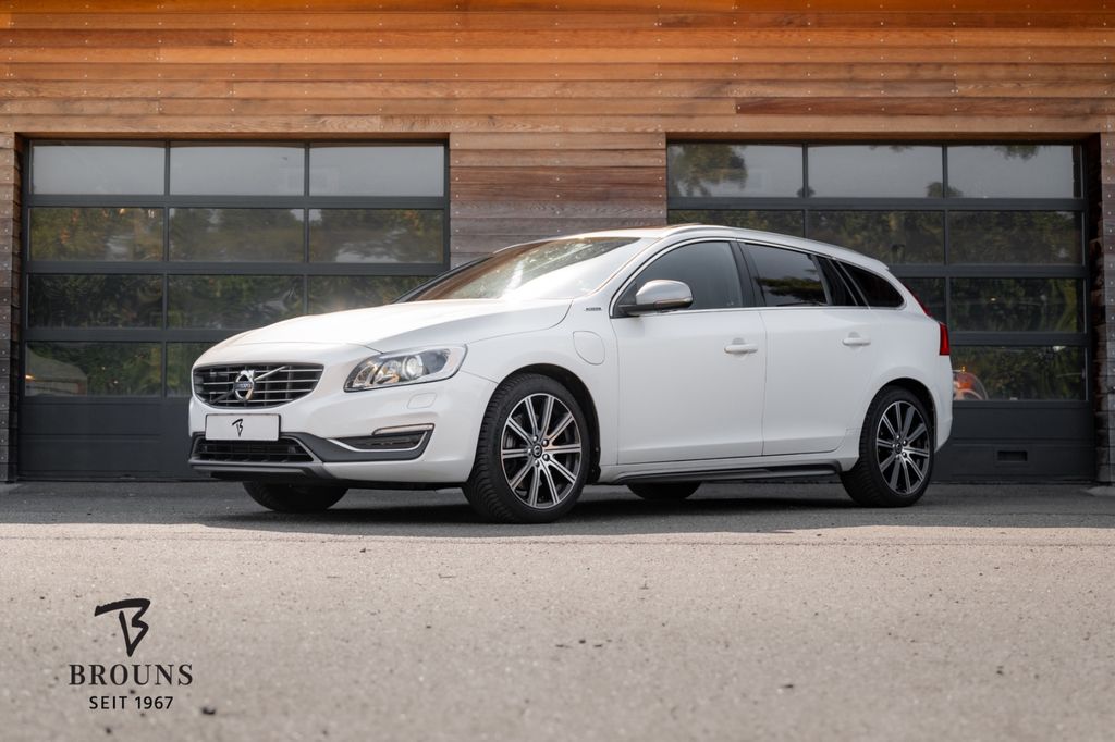 Bild des Angebotes Volvo V60 D6 AWD  Hybrid | 1.Hd. | ACC | SHD | Kamera