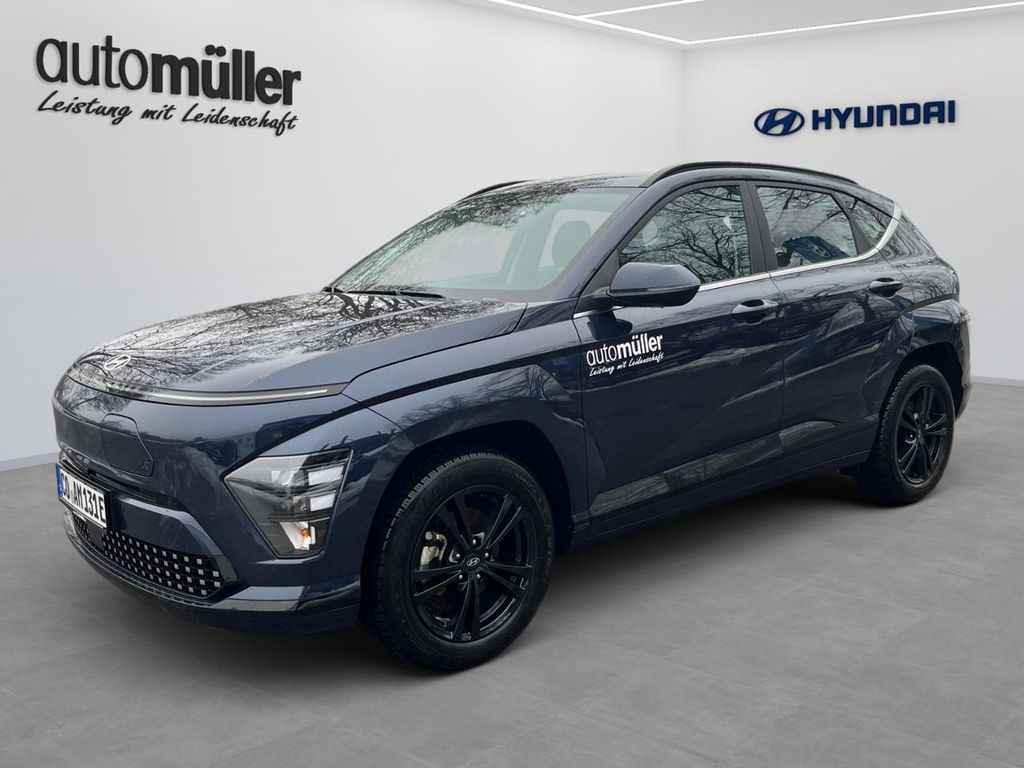Bild des Angebotes Hyundai KONA ADVANTAGE ACC AUT Akustikglas DynLicht Kam.