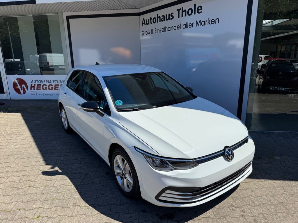 Bild des Angebotes Volkswagen Golf VIII Lim. *ACC+NAVI+AHK*
