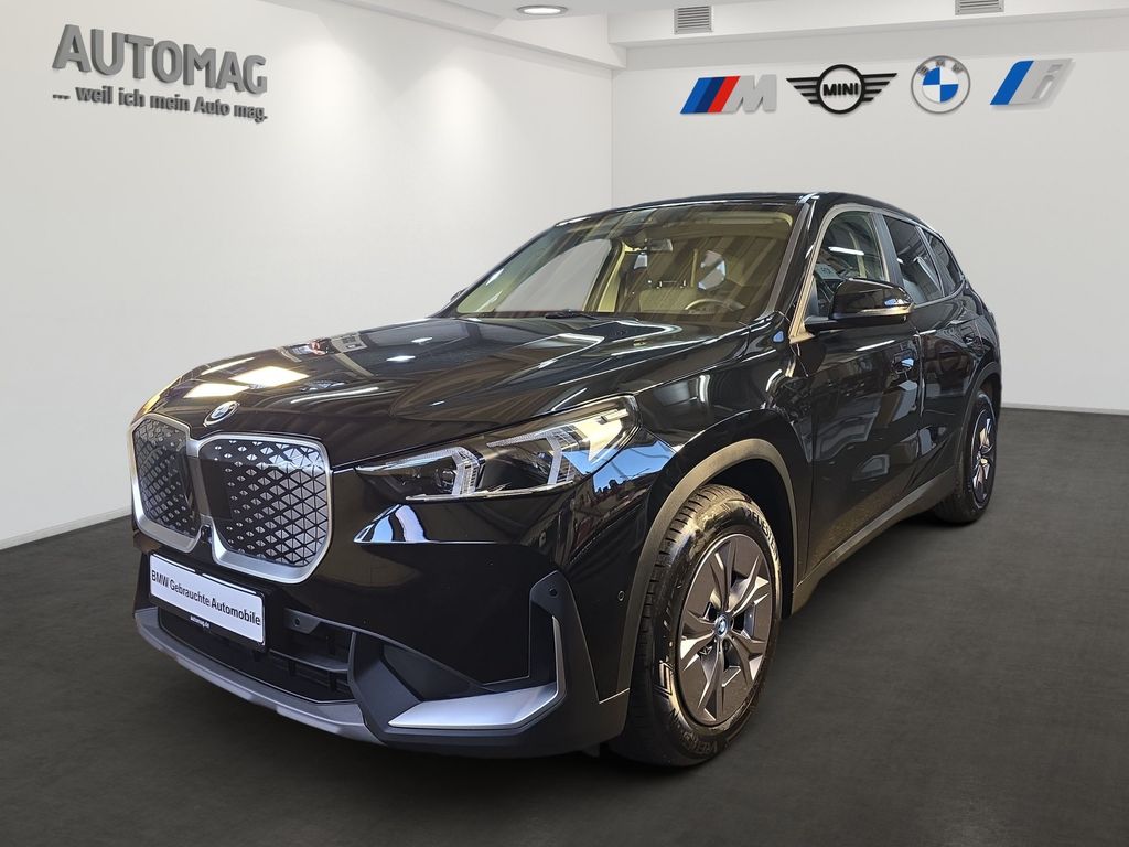 Bild des Angebotes BMW iX1 xDrive30 ParkAssistPlus*HeadUp*LiveCockpitPr