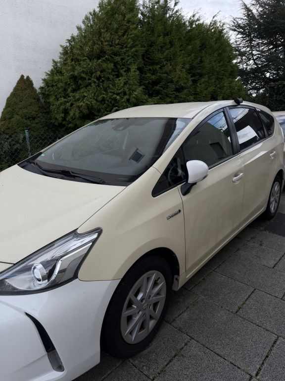 Toyota Prius PLUS