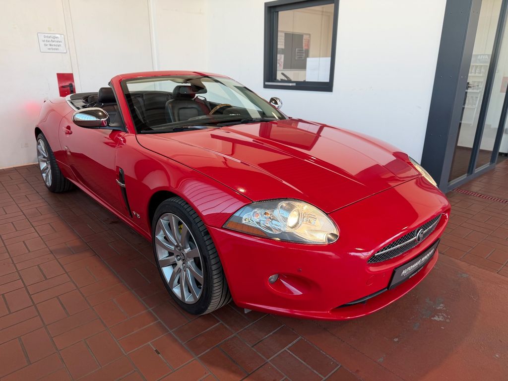 Bild des Angebotes Jaguar XK 4.2 V8 Cabrio/2.Hand/Navi/Xenon/TÜVNeu