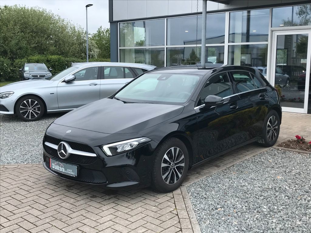 Bild des Angebotes Mercedes-Benz A 180 d 8G Style Kamera LED T-Leder MBUX PDC