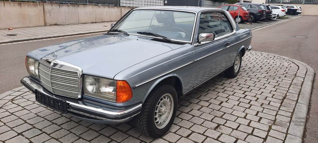 Bild des Angebotes Mercedes-Benz C 123 230E
