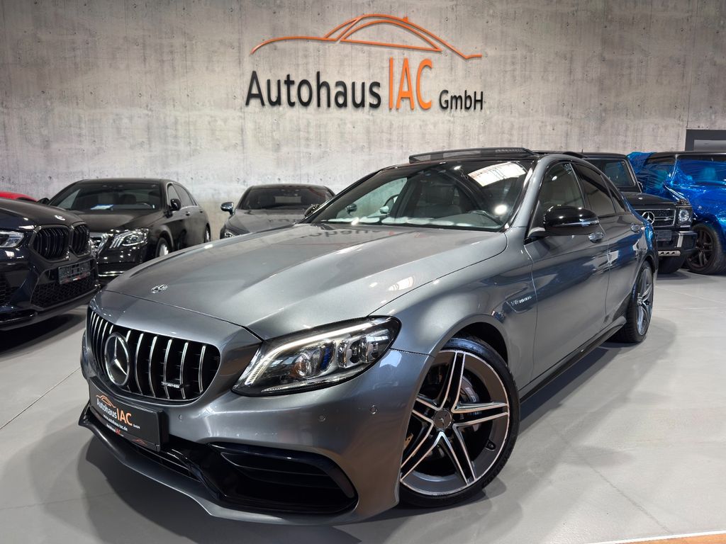 Bild des Angebotes Mercedes-Benz C 63 AMG/LIM/PANO/NAVI/VOLLDIGIT/LED/RFK/PERFORM