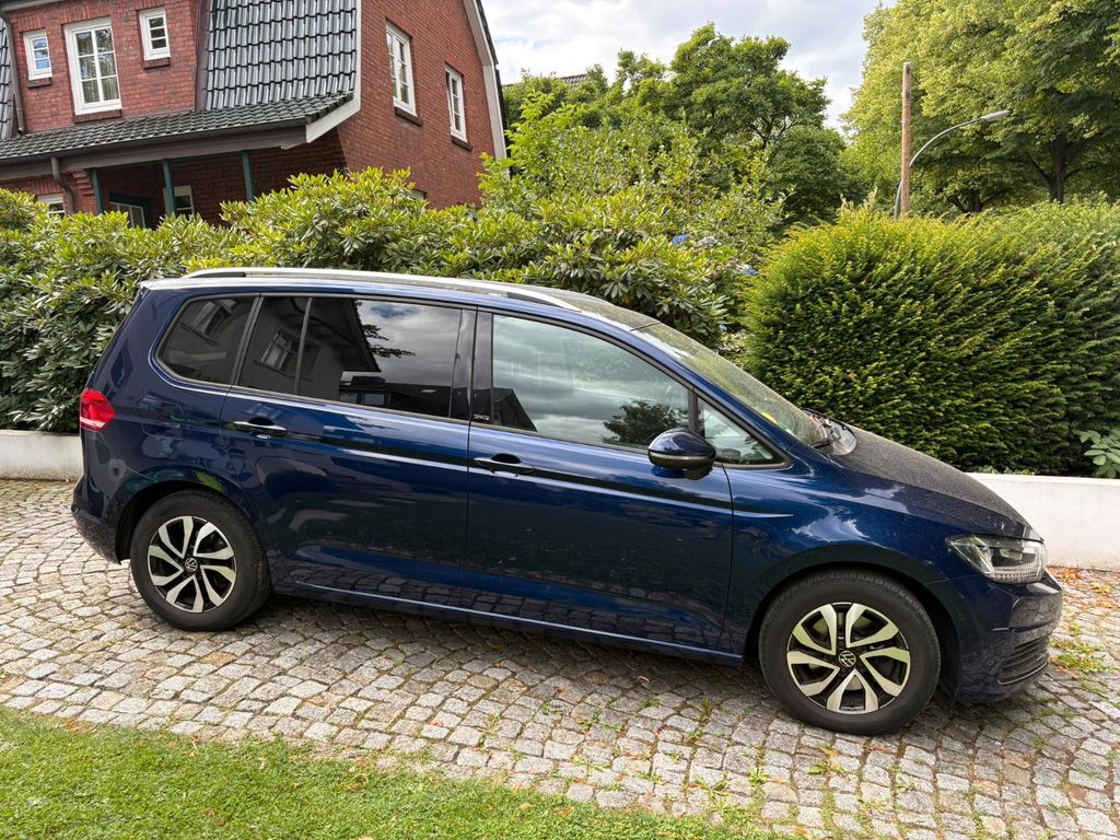 Bild des Angebotes Volkswagen Touran 2.0 TDI SCR DSG ACTIVE ACTIVE