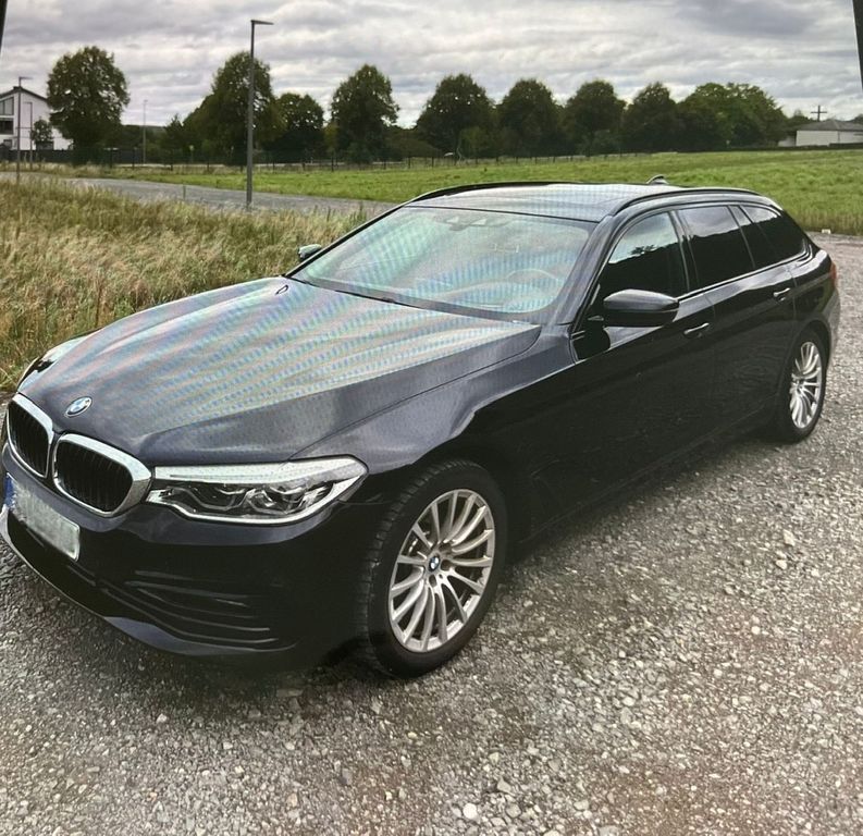 Bild des Angebotes BMW 520d Touring EZ 2020
